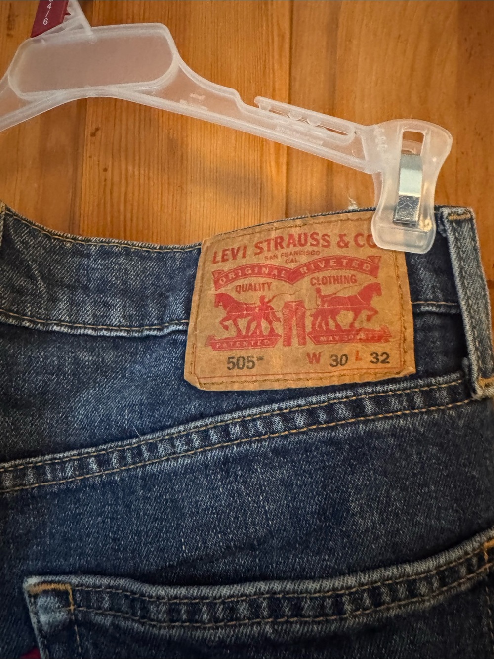 PERFECTLY WORN Levi 505s 30x32
- Classic Straight Fit - Picture 3 of 7